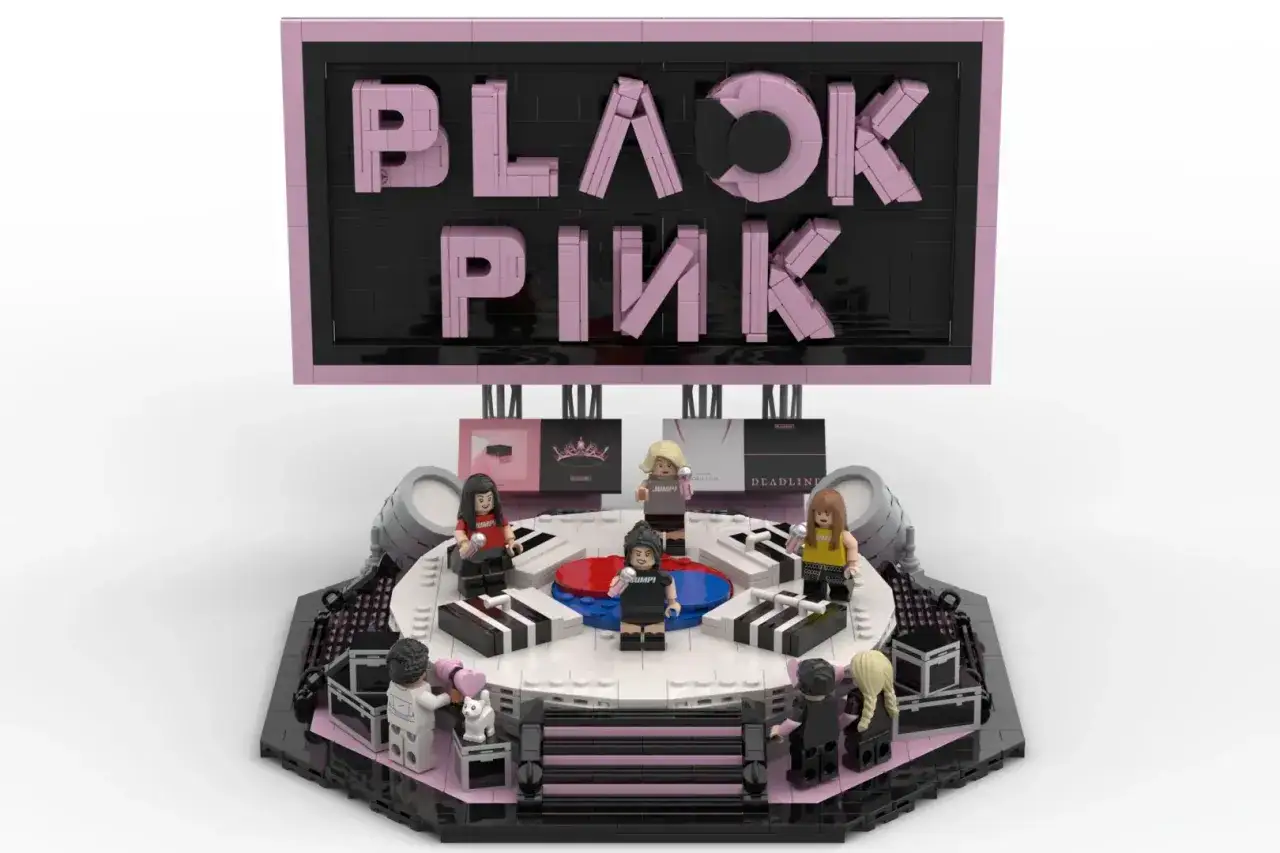BLACKPINK LEGO-Set mit Bühne und Bandmitgliedern. Ein Traum für jeden Fan!